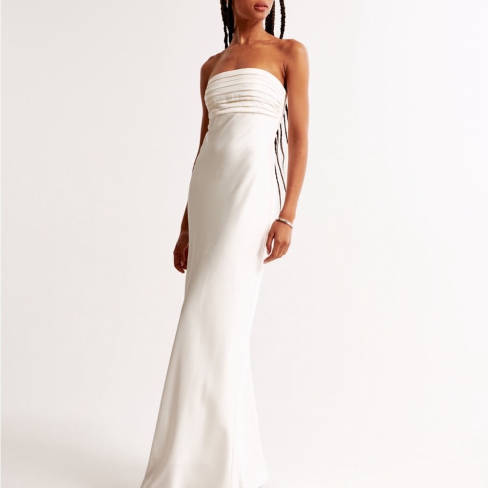 Elegant White Strapless Evening Gown
